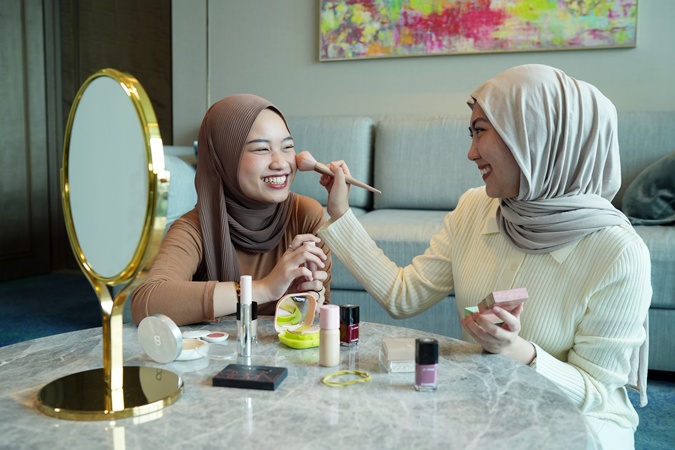 Editorial Harian Perempuan – Tips untuk Makeup Tanpa Cela Selama Kegiatan Selama Bulan Ramadhan